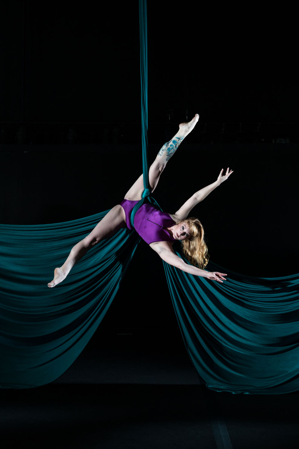 shannon stanley on aerial silk