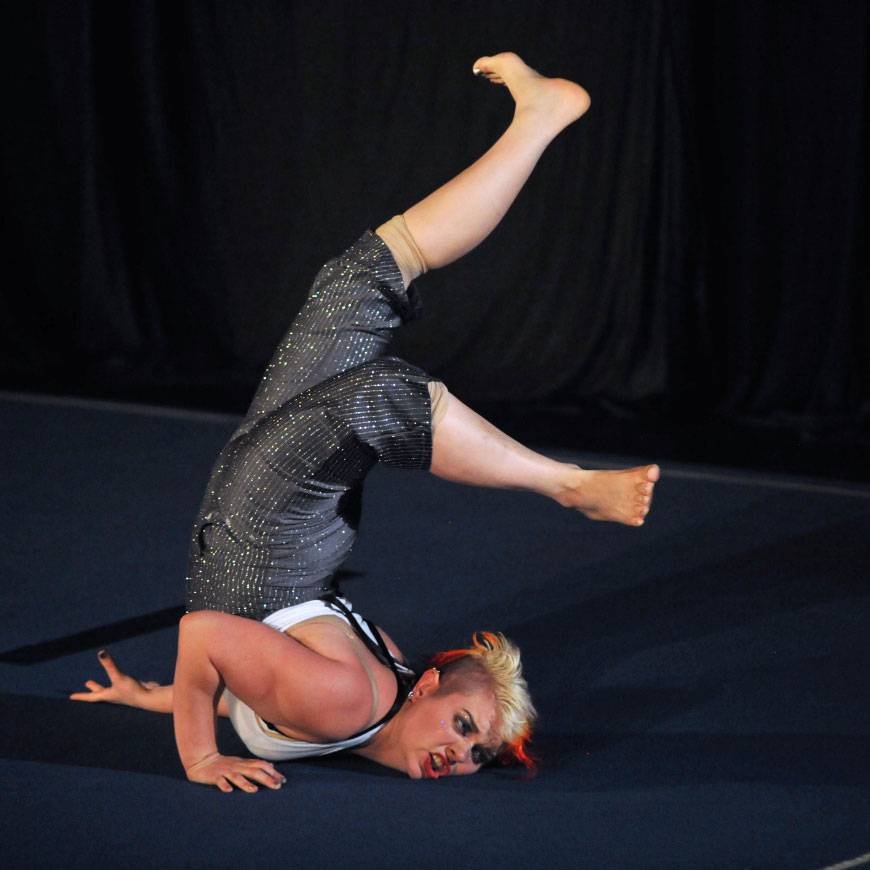 marysia walczers performing ground acrobatics